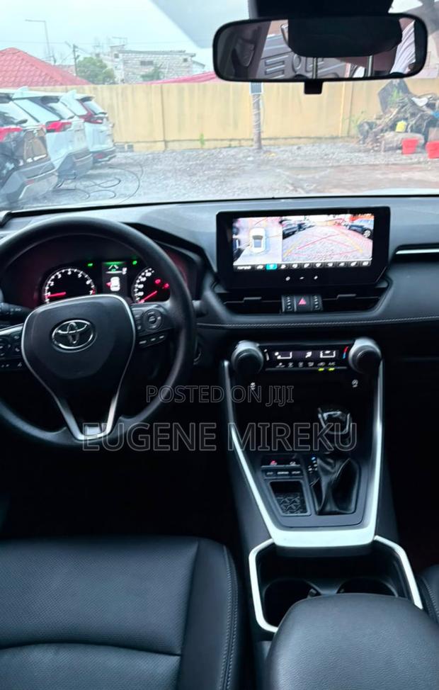 Toyota RAV4 2023 White