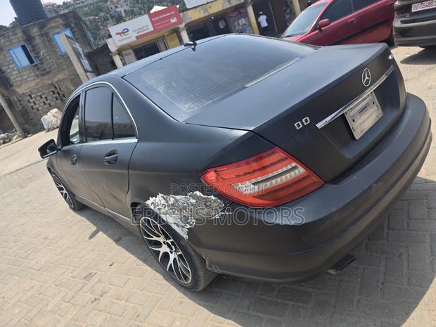 Mercedes-Benz C300 2012 Black