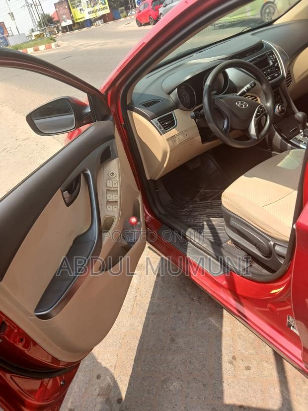 Hyundai Elantra 2012 Red