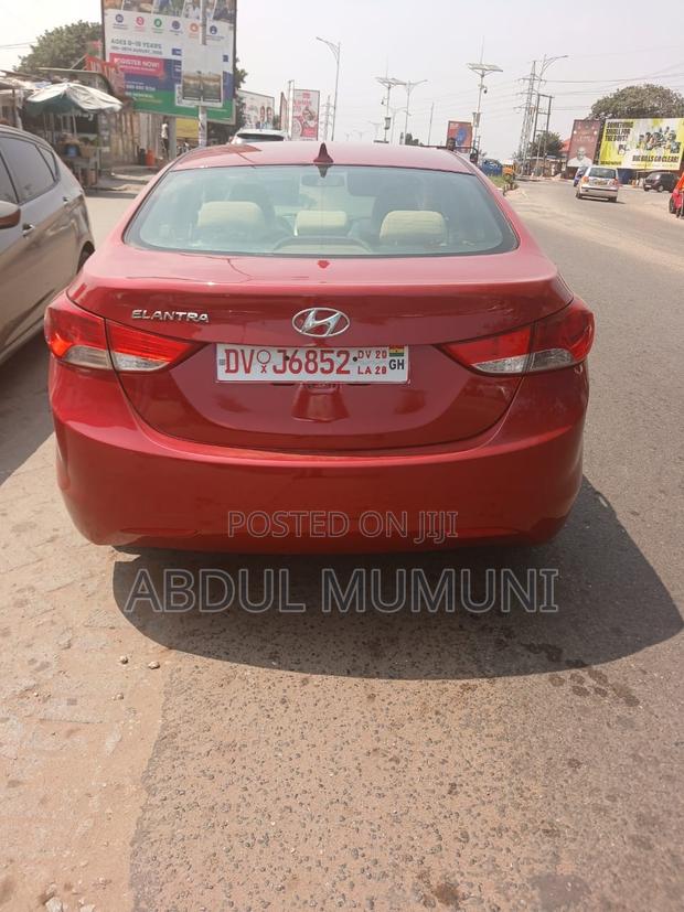 Hyundai Elantra 2012 Red