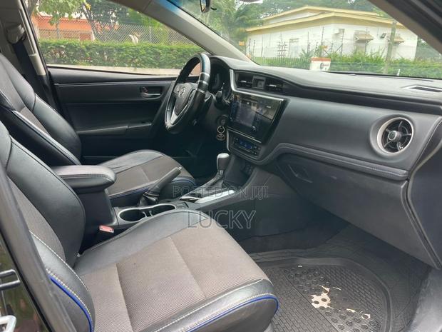 Toyota Corolla SE Special Edition 4dr Sedan (1.8L 4cyl CVT) 2017 Black