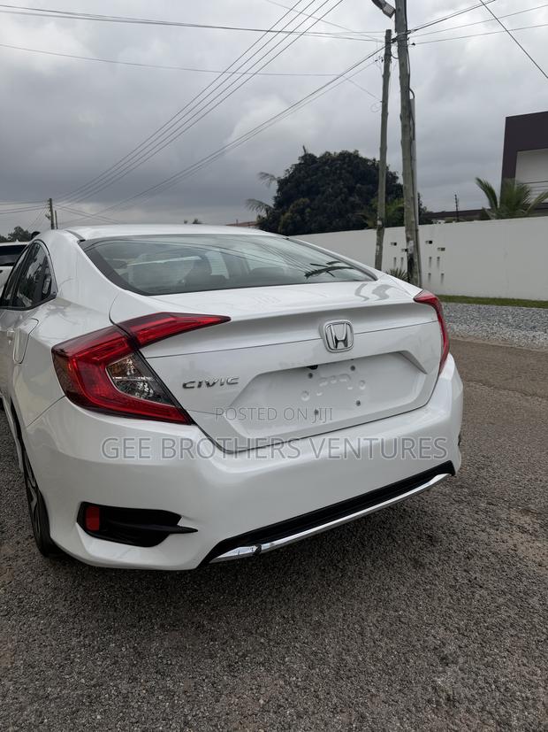 Honda Civic EX 2021 White