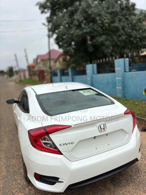Honda Civic 2018 White