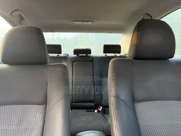 Toyota Corolla 2013 Gold