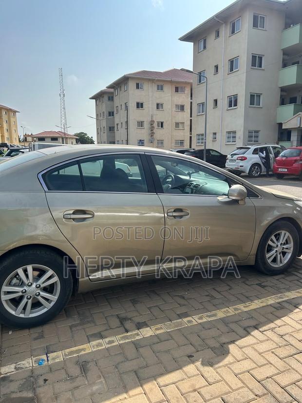 Toyota Corolla 2013 Gold