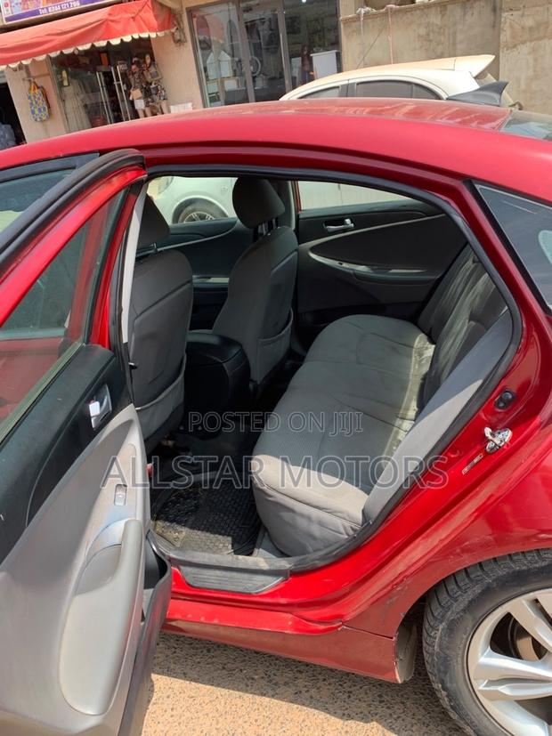 Hyundai Sonata SE 2.0T Sedan FWD (2.0L 4cyl 6A) 2012 Red