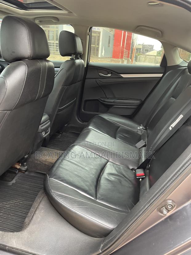 Honda Civic Touring 4dr Sedan (1.5L 4cyl) 2017 Gray