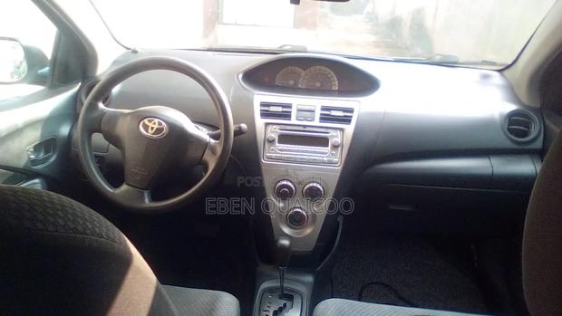 Toyota Yaris 2009 Blue