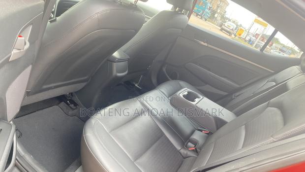 Hyundai Elantra 2016 Red