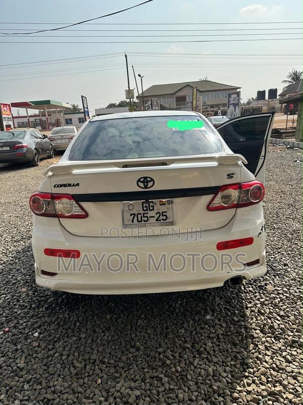 Toyota Corolla 2013 White