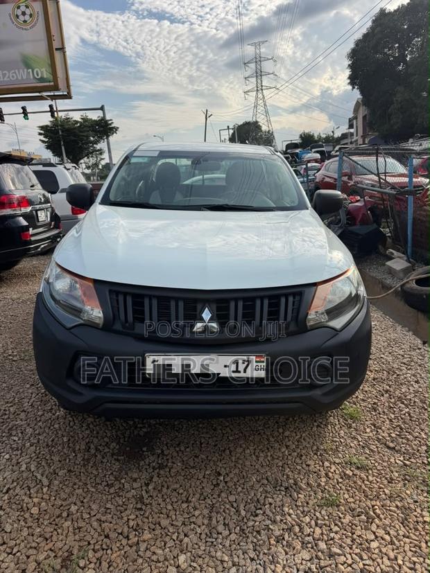 Mitsubishi L200 Double Cab 2.4 181hp 4WD 2017 White