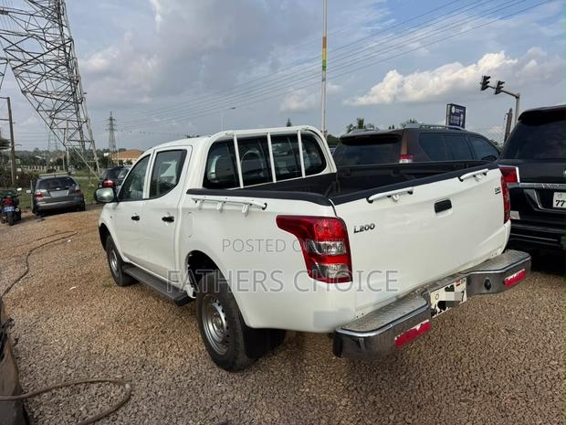Mitsubishi L200 Double Cab 2.4 181hp 4WD 2017 White