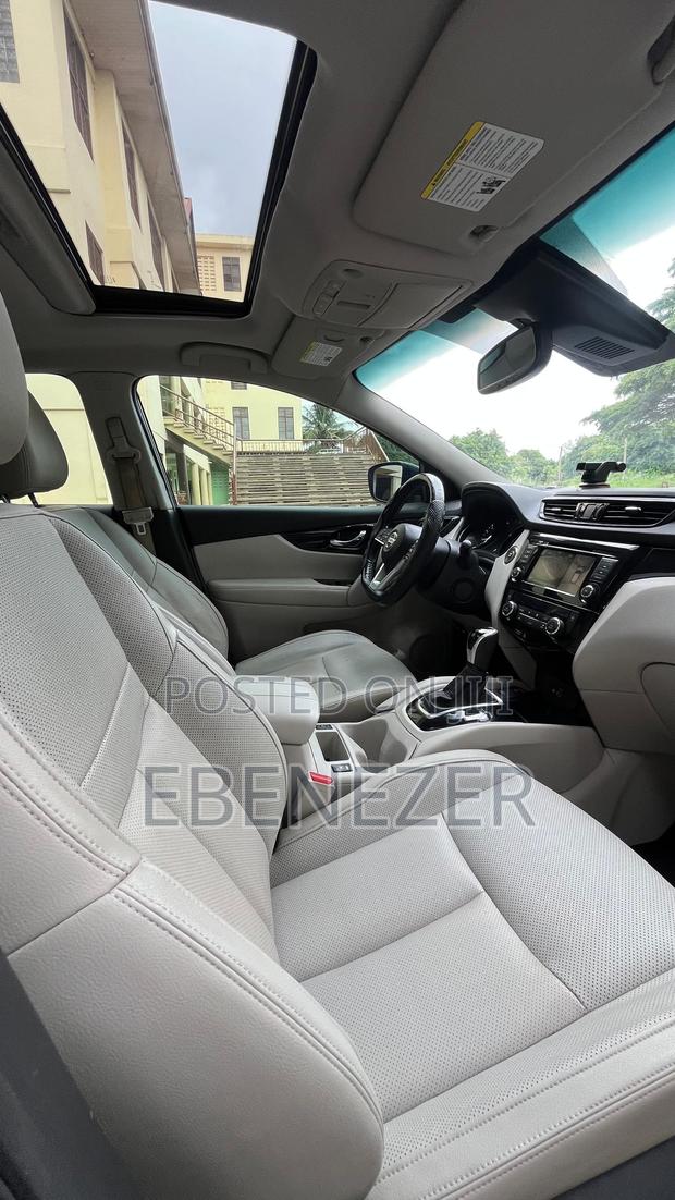 Nissan Rogue SV 2022 Gray