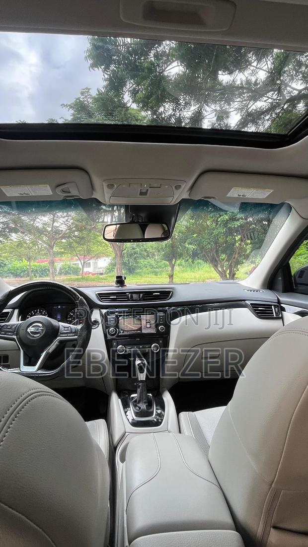Nissan Rogue SV 2022 Gray