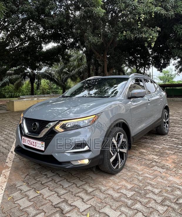Nissan Rogue SV 2022 Gray