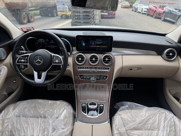 Mercedes-Benz C300 2019 White