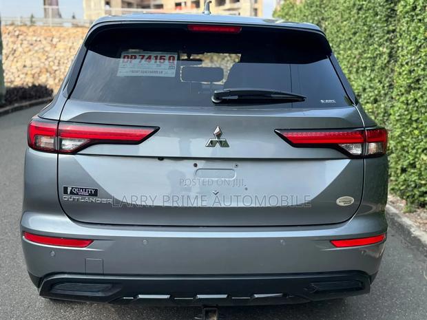 Mitsubishi Outlander SE 2022 Blue