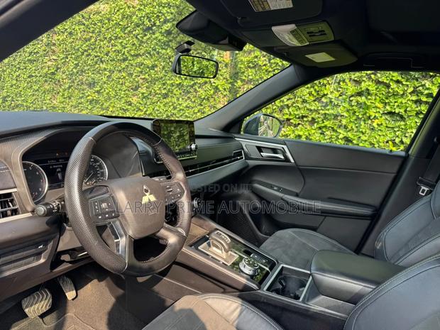 Mitsubishi Outlander SE 2022 Blue