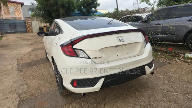 Honda Civic 2019 White