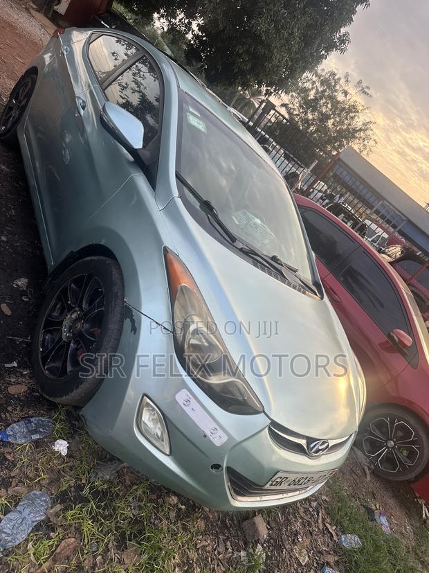 Hyundai Elantra GLS Sedan FWD (1.8L 4cyl 6A) 2013 Green