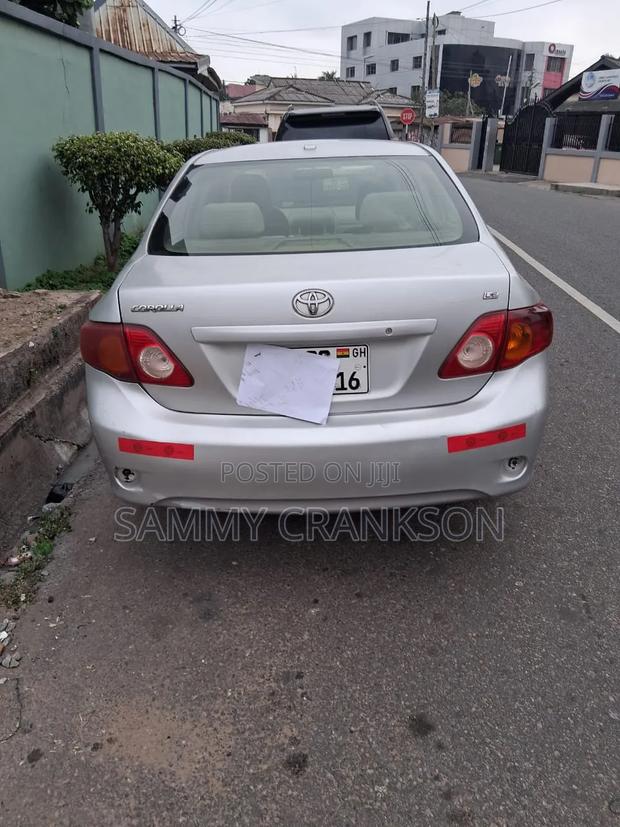 Toyota Corolla 2010 Silver