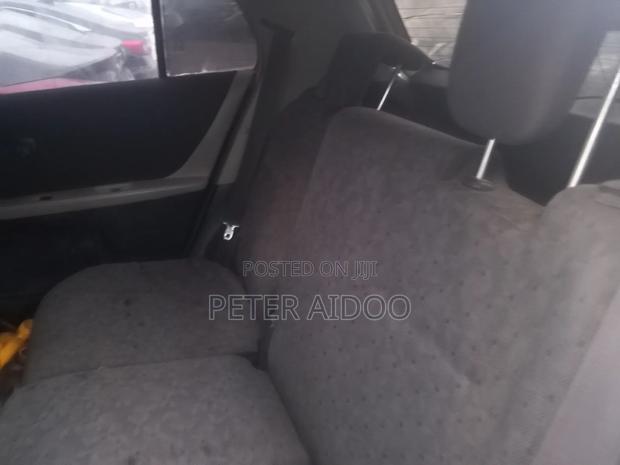 Toyota Vitz 2010 Silver