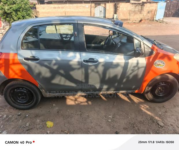 Toyota Yaris 2010 Silver
