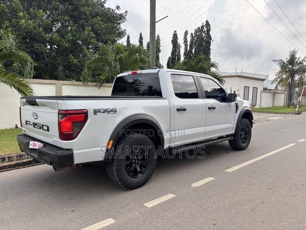 Ford F-150 STX 4WD SuperCab 6.5' Box 2025 Gray