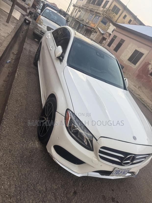 Mercedes-Benz C300 Luxury 4matic Sedan AWD (2.0L 4cyl 7A) 2017 White
