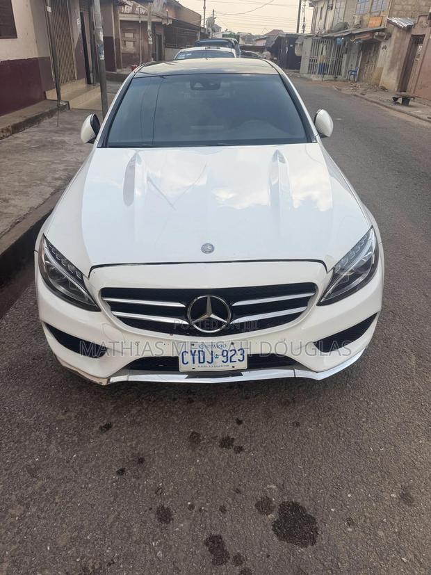 Mercedes-Benz C300 Luxury 4matic Sedan AWD (2.0L 4cyl 7A) 2017 White