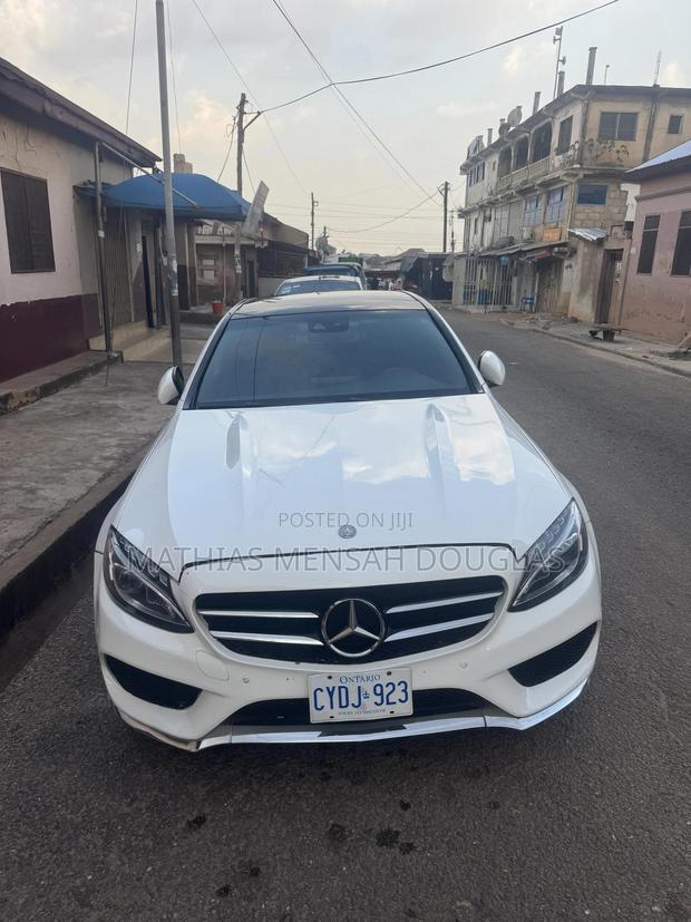 Mercedes-Benz C300 Luxury 4matic Sedan AWD (2.0L 4cyl 7A) 2017 White