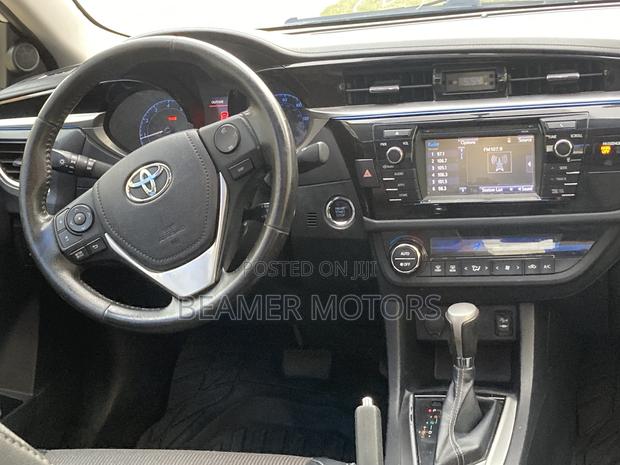 Toyota Corolla S 4dr Sedan (1.8L 4cyl CVT) 2015 White