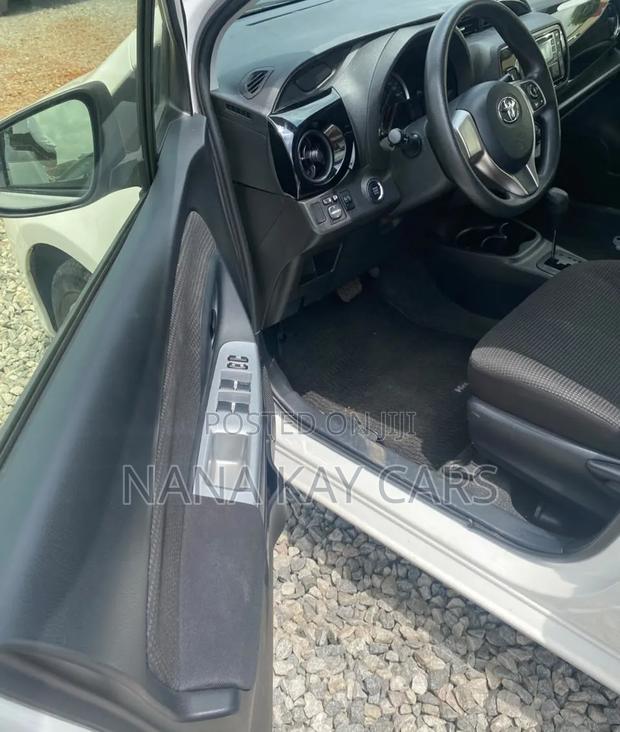 Toyota Vitz 2015 White