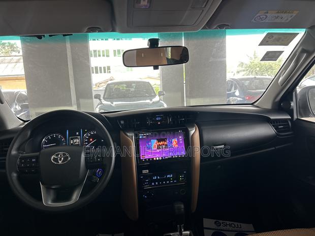 Toyota Fortuner 2.4 D AWD 2024 White