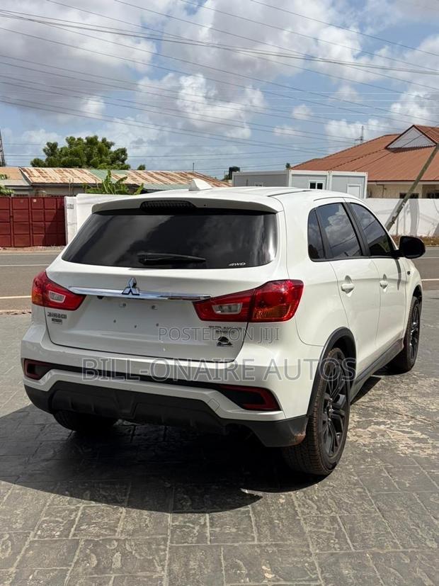 Mitsubishi Outlander SE FWD 2019 White
