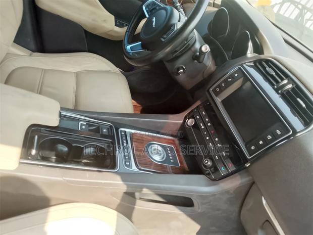 Jaguar F-Pace 2019 Green