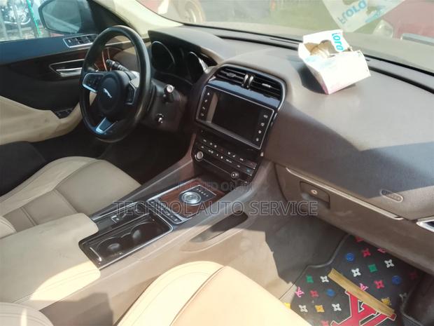 Jaguar F-Pace 2019 Green