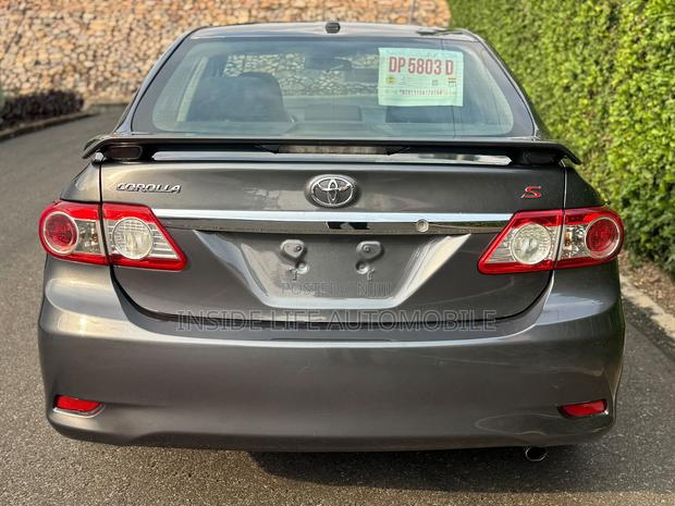 Toyota Corolla S 4dr Sedan (1.8L 4cyl 4A) 2013 Gray