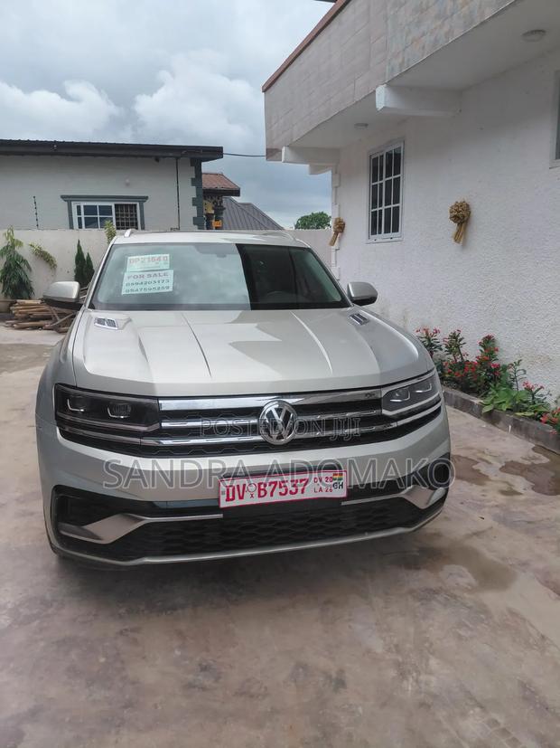 Volkswagen Microbus 2025 Gray