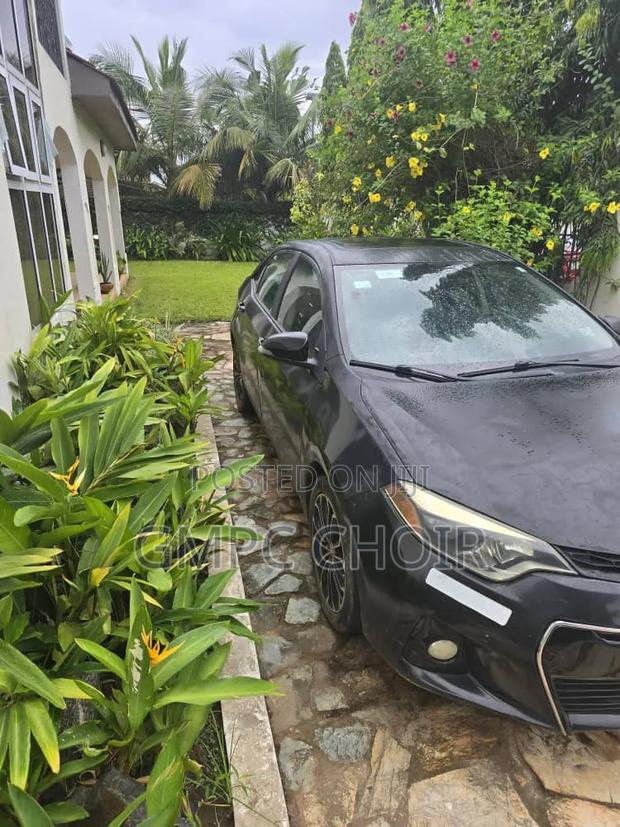 Toyota Corolla 2015 Black