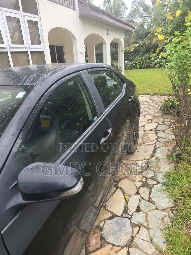 Toyota Corolla 2015 Black