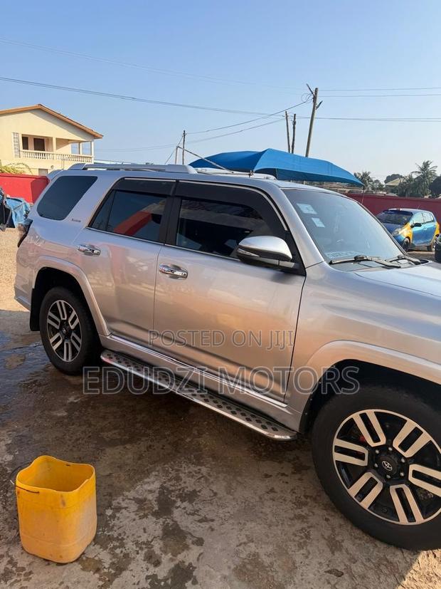 Toyota 4-Runner Limited 4x4 2019 Silver