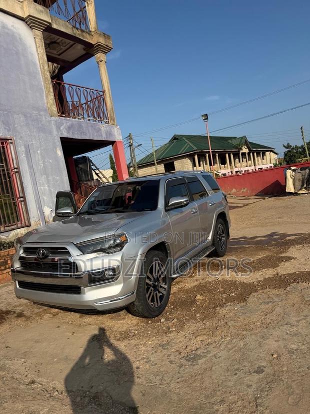 Toyota 4-Runner Limited 4x4 2019 Silver
