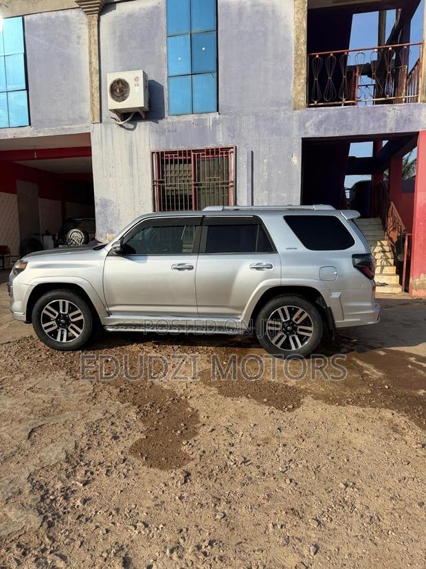 Toyota 4-Runner Limited 4x4 2019 Silver