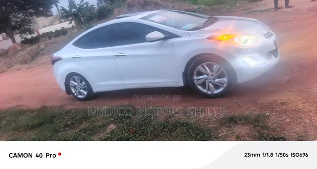 Hyundai Elantra SE 4dr Sedan (1.8L 4cyl 6A) 2015 White