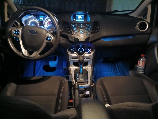 Ford Fiesta 2015 Gray