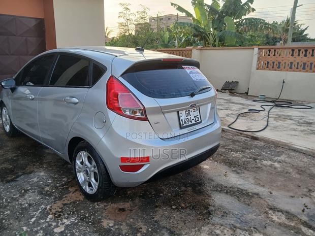 Ford Fiesta 2015 Gray
