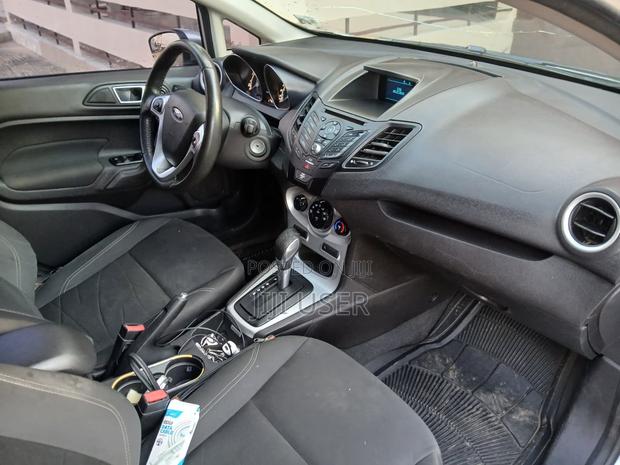 Ford Fiesta 2015 Gray