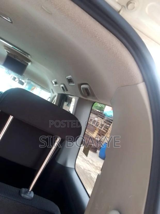 Toyota Voxy 2010 White