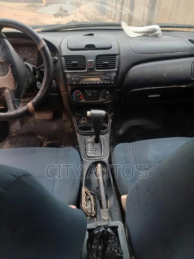 Nissan Sentra 2005 Yellow